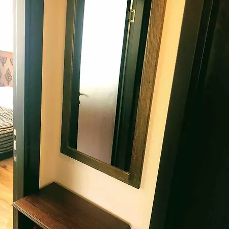 아파트 At Cornelia Boutique & 라즐로그